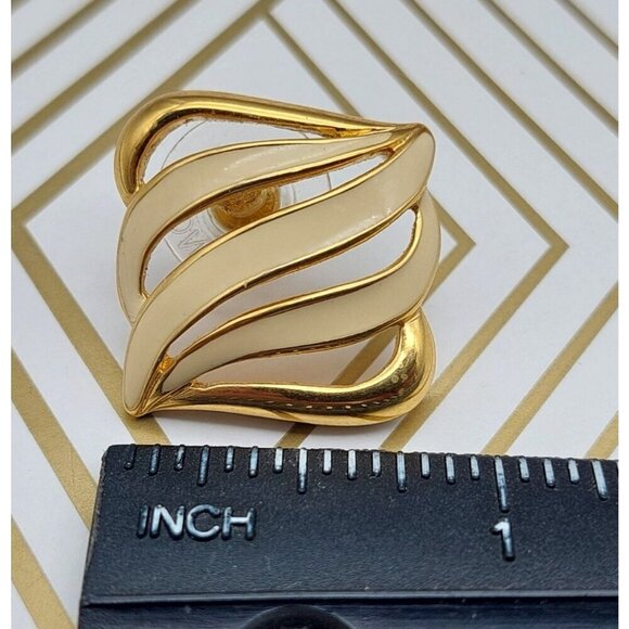 Pretty 80's 90's Gold Tone & Cream Enamel MONET Statement Earrings Open Works - Picture 6 of 6